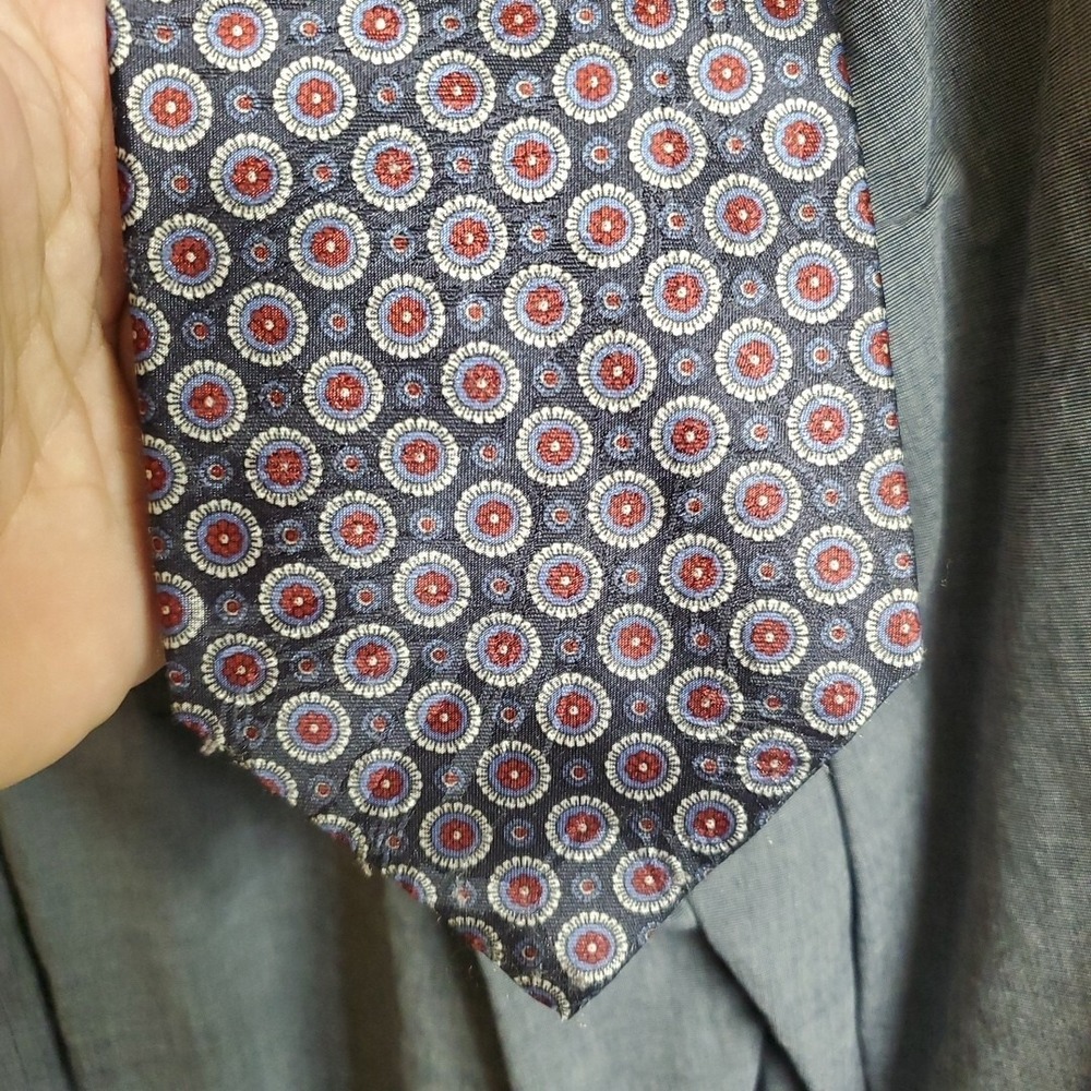 David Taylor OS Necktie Mens Blue Red Geometric Medallion Silk Look Formal Tie
